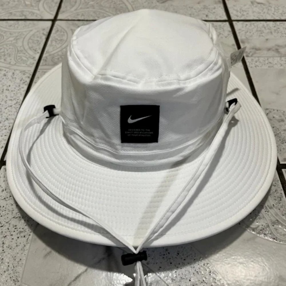 NIKE REVERSIBLE GOLF BOONIE BUCKET HAT Size M/L AJ5468 100 White NWT- SI…